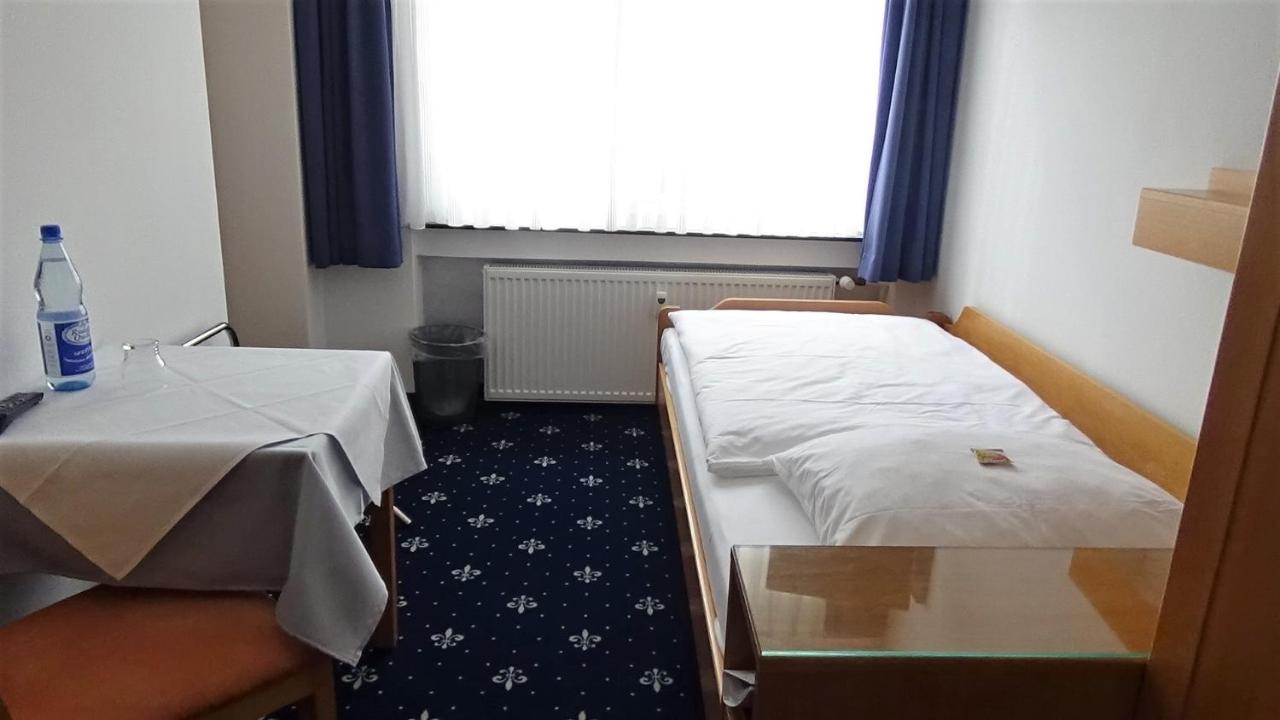 באד הומבורג וור דר הואה Hotel Zur Traube מראה חיצוני תמונה